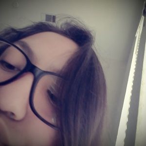 Meet your Posher, Avery